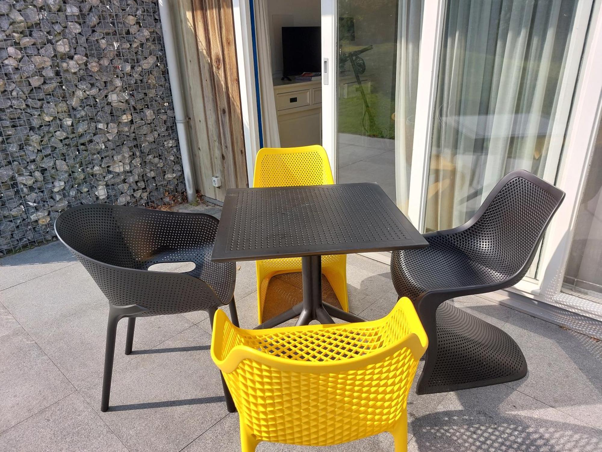 Helios, Met Zonnig Terras, Eigen Keuken, Verwarmd Binnen-Zwembad, Nabij Dorp, Duinen, Strand En Vuurtoren Hollum  Exteriör bild