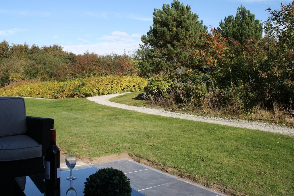 Helios, Met Zonnig Terras, Eigen Keuken, Verwarmd Binnen-Zwembad, Nabij Dorp, Duinen, Strand En Vuurtoren Hollum  Rum bild