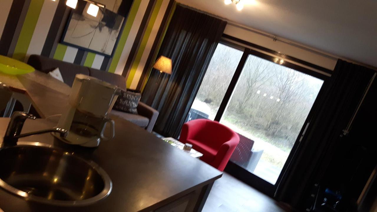 Helios, Met Zonnig Terras, Eigen Keuken, Verwarmd Binnen-Zwembad, Nabij Dorp, Duinen, Strand En Vuurtoren Hollum  Exteriör bild